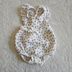 Starting Out Baby Girl 6m 100% Muslin Cotton Strawberry Overall Bubble